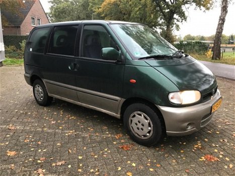 Nissan Serena - 1.6 Invitation 8p. AIRCO 1.6 8 ZITS CLEAN CAR - 1