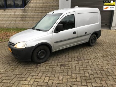 Opel Combo - 1.6 BENZINE 11-2003 25EURO/P MAAND APK 2021 - 1