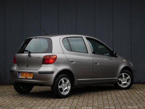 Toyota Yaris - 1.0 VVTi Terra - 1