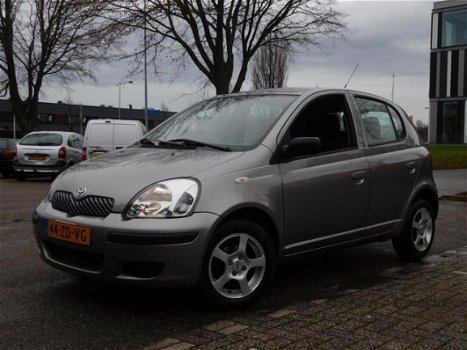 Toyota Yaris - 1.0 VVTi Terra - 1