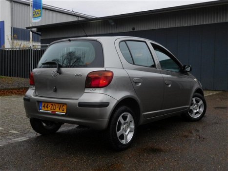 Toyota Yaris - 1.0 VVTi Terra - 1