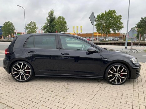 Volkswagen Golf - 2.0 TDI GTD - 1