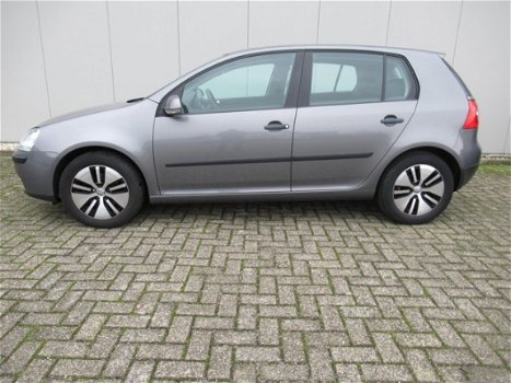 Volkswagen Golf - 1.4 FSI Trendline - 1