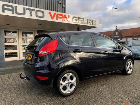 Ford Fiesta - Titanium 1.6 TDCi Veel Opties Weinig KM - 1