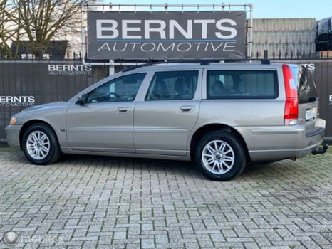 Volvo V70 - 2.4 CNG |Youngtimer|leer|Bijzonder Mooi|Trekhaak - 1