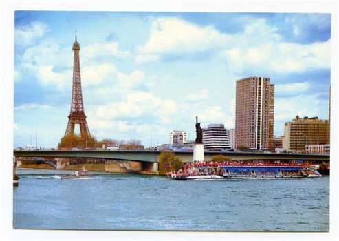 A094 Parijs La Tour et la Statue de la Liberte au Pont de Grenelle / Frankrijk - 1