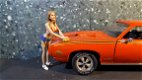 Diorama figuur 1/18 Car wash girl JENNIFER 1:18 American Diorama - 1 - Thumbnail