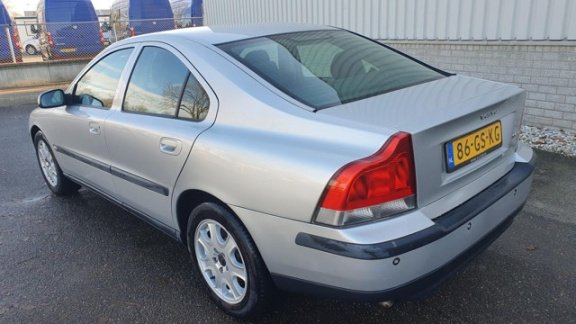 Volvo S60 - 2.4 - 1