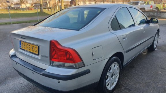 Volvo S60 - 2.4 - 1