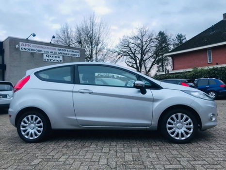 Ford Fiesta - 1.25 Titanium 82PK*AIRCO*STOELVERW.*MF.STUUR.*STUURBEKR.*BOEKJES - 1