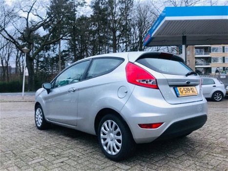 Ford Fiesta - 1.25 Titanium 82PK*AIRCO*STOELVERW.*MF.STUUR.*STUURBEKR.*BOEKJES - 1