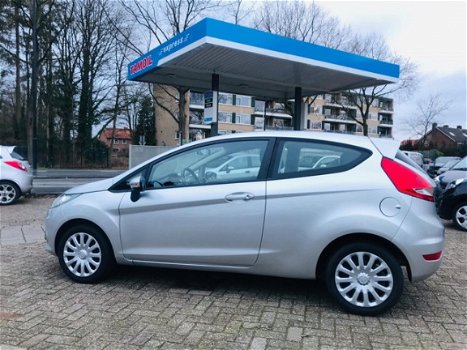 Ford Fiesta - 1.25 Titanium 82PK*AIRCO*STOELVERW.*MF.STUUR.*STUURBEKR.*BOEKJES - 1