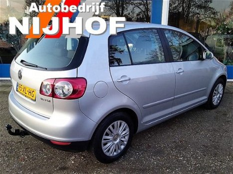 Volkswagen Golf - 1.6 FSI Optive 3 - 1