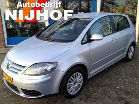 Volkswagen Golf - 1.6 FSI Optive 3 - 1