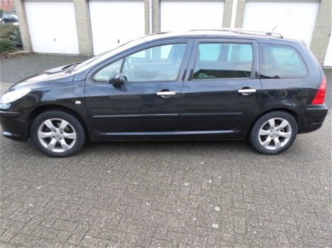 Peugeot 307 SW - 2.0-16V Premium - 1