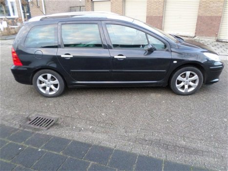 Peugeot 307 SW - 2.0-16V Premium - 1