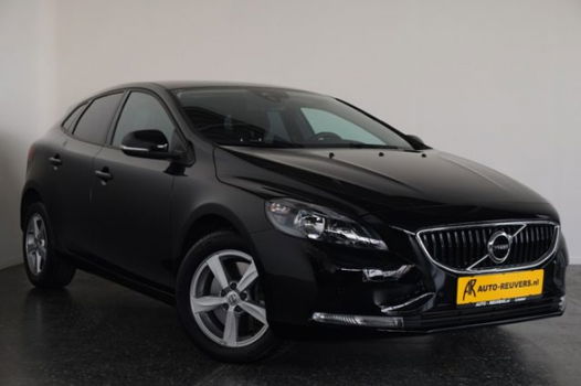 Volvo V40 - 2.0 D2 Automaat / Navigatie - 1