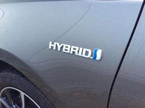 Toyota Yaris - 1.5 Full Hybrid 100pk 5D Aut Bitone plus, exclusief - 1