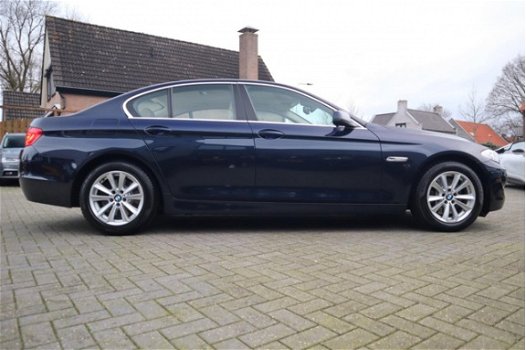 BMW 5-serie - 528i High Executive | Lane Assist | Rijbaan begeleiding | Botswaarschuwing | Xenon | N - 1