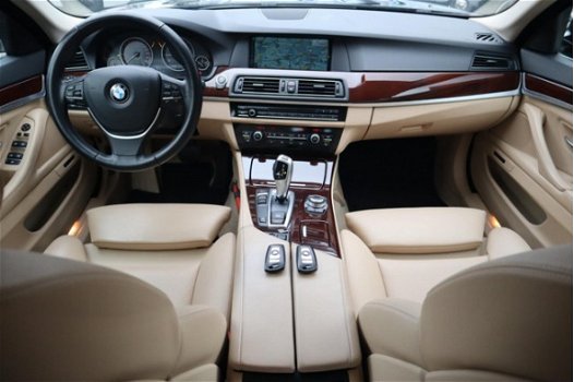 BMW 5-serie - 528i High Executive | Lane Assist | Rijbaan begeleiding | Botswaarschuwing | Xenon | N - 1