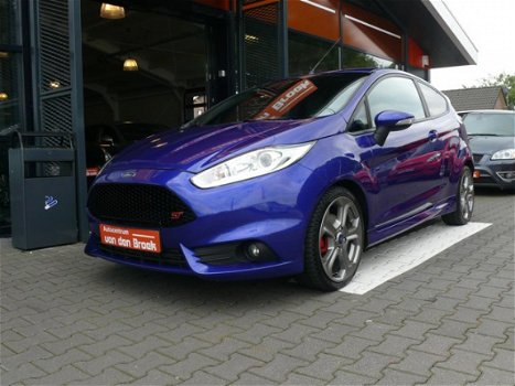 Ford Fiesta - 1.6 ST1 182PK Navi Leder Climate Cruise Ctr Stoelverwarming Audio Bediening Op Het Stu - 1