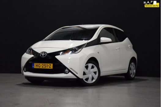 Toyota Aygo - 1.0 VVT-i x-play 5-DRS [NAVIGATIE, TELEFOON, ACHTERUITRIJCAMERA, AIRCO, ELEK. RAMEN, N - 1