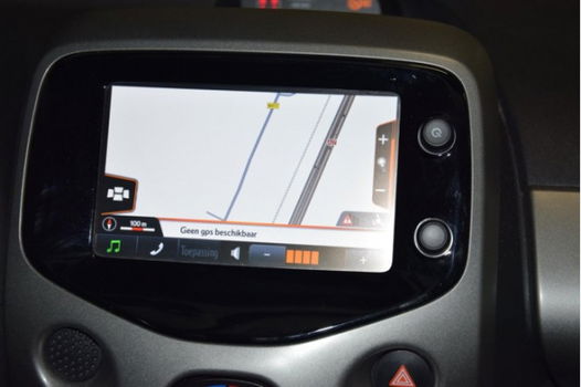 Toyota Aygo - 1.0 VVT-i x-play 5-DRS [NAVIGATIE, TELEFOON, ACHTERUITRIJCAMERA, AIRCO, ELEK. RAMEN, N - 1