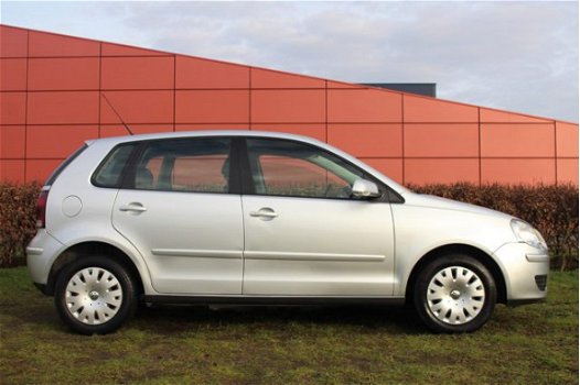 Volkswagen Polo - 1.2, 5 Deurs Airco + Winterbanden - 1