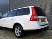 Volvo V70 - 2.0 Momentum Cruise / clima / stoelvewarming / Trekhaak - 1 - Thumbnail
