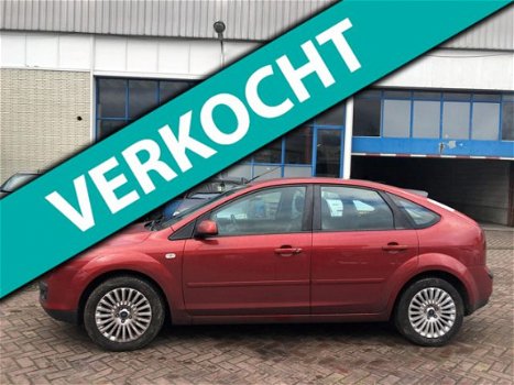 Ford Focus - 1.6 TDCI Titanium airco 1st eigenaar leer NAP nieuwe apk - 1