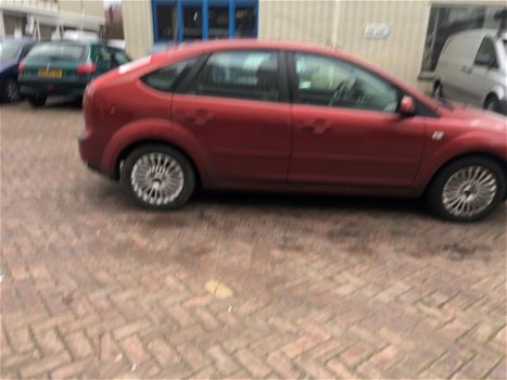 Ford Focus - 1.6 TDCI Titanium airco 1st eigenaar leer NAP nieuwe apk - 1