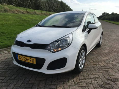 Kia Rio - 1.2 CVVT Plus Pack Zééér Netjes! Van 1e eigenaresse. - 1