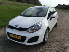 Kia Rio - 1.2 CVVT Plus Pack Zééér Netjes! Van 1e eigenaresse.