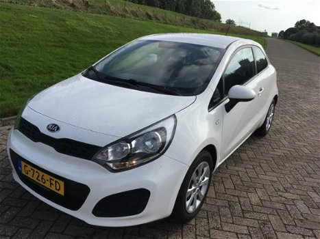 Kia Rio - 1.2 CVVT Plus Pack Zééér Netjes! Van 1e eigenaresse. - 1