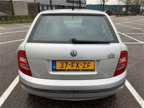 Skoda Fabia - 1.4 Comfort APK 31-7-2020 Airco Let op Waterpomp maakt geluid - 1