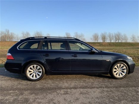 BMW 5-serie Touring - 520i Corporate Lease Business Line Edition II LEER+NAVI PROFFESIONAL+17INCH+NL - 1