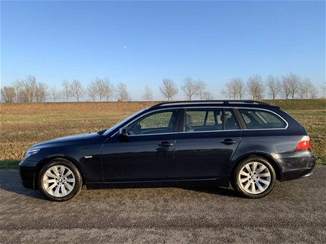 BMW 5-serie Touring - 520i Corporate Lease Business Line Edition II LEER+NAVI PROFFESIONAL+17INCH+NL - 1