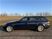 BMW 5-serie Touring - 520i Corporate Lease Business Line Edition II LEER+NAVI PROFFESIONAL+17INCH+NL - 1 - Thumbnail