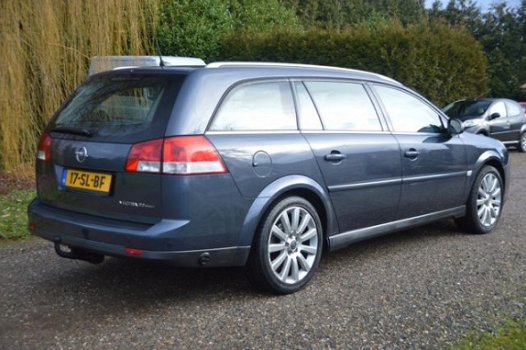 Opel Vectra Wagon - 2.2-16V Executive 18 inch Airco Cruise LPG-G3 - 1