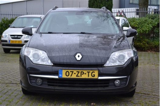 Renault Laguna Estate - 2.0 16V Expression | navigatie | Climate | Trekhaak | Cruise | - 1