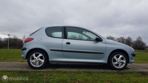 Peugeot 206 - 1.4 Gentry - 1