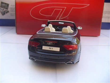 GTSpirit 1/18 Audi RS5 Cabrio Zwart - 7