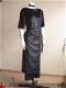 Mooie lange aparte zwart velourse jurk - 1 - Thumbnail