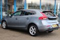 Volvo V40 - 2.0 D4 Momentum Business Navi - Parkeersensoren - 1 - Thumbnail