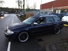 Audi A4 Avant - 2.6 Ambiente Pro Line