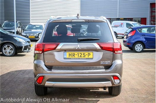 Mitsubishi Outlander - 2.0 PHEV (incl.BTW € 23.950, -) AUTOMAAT, Half Leer/Alcantara, Navi, Keyless - 1