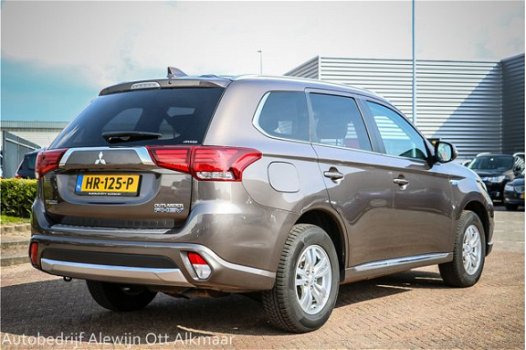 Mitsubishi Outlander - 2.0 PHEV (incl.BTW € 23.950, -) AUTOMAAT, Half Leer/Alcantara, Navi, Keyless - 1