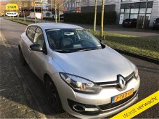 Renault Mégane - TCe 130pk Bose EDC Navi, Parkeersensoren, 17" velgen