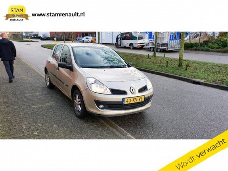 Renault Clio - 1.2 16v Business Line Airco, velgen, trekhaak - 1