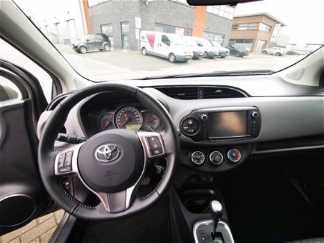 Toyota Yaris - 1.3 VVT-i Aspiration Automaat Navi, airco, camera - 1